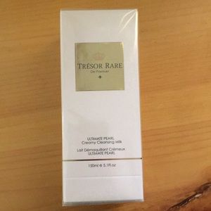 Tresor Rare Ultimate Pearl Creamy Cleansing Milk